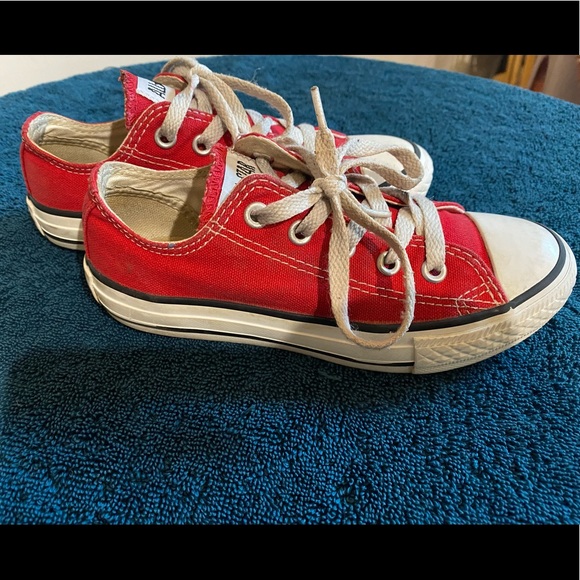Red Converse All-Star Chuck Taylor Low Top Shoes Youth Size 12 (US) - Picture 5 of 9